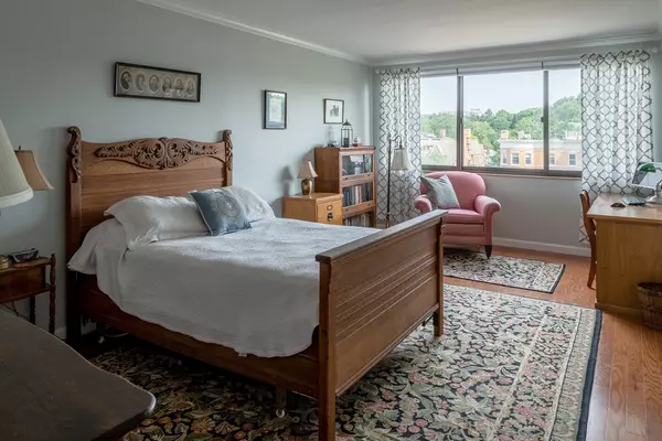 Brookline, MA 02445,1731 Beacon St #520