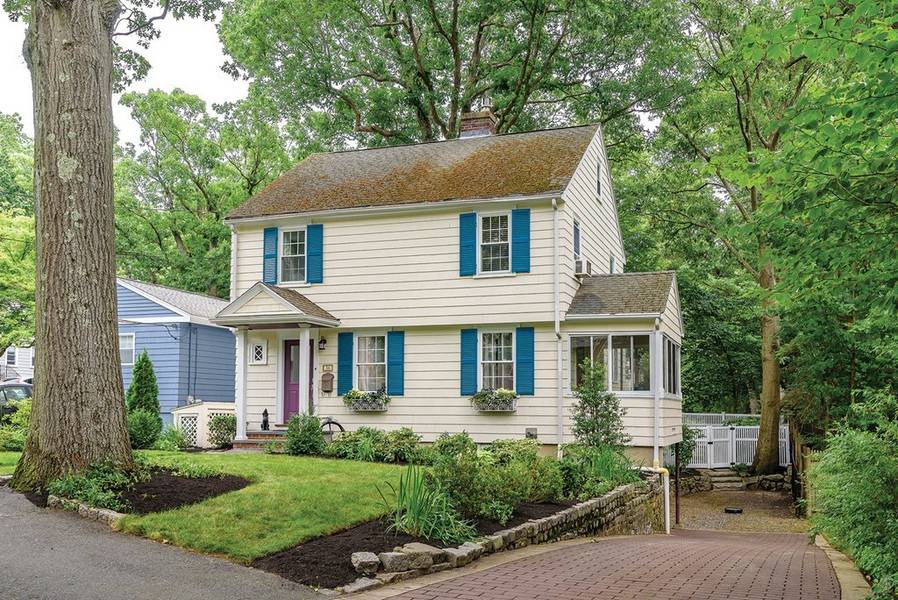 36 Risley Rd, Brookline, MA 02467