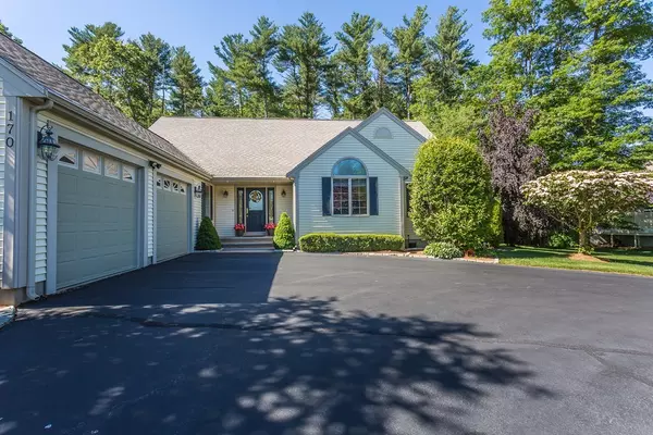 170 Mohawk Rd, Raynham, MA 02767