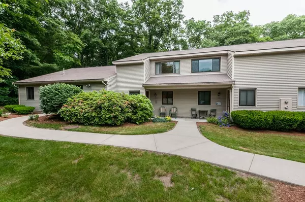 165 Highwood Dr #165, Franklin, MA 02038