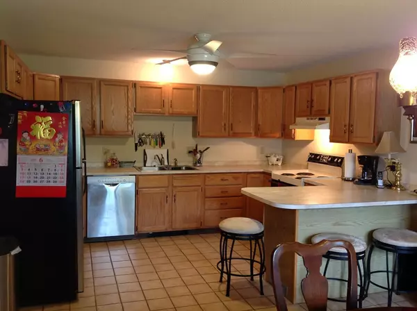 Deerfield, MA 01373,16 Duncan Dr #A