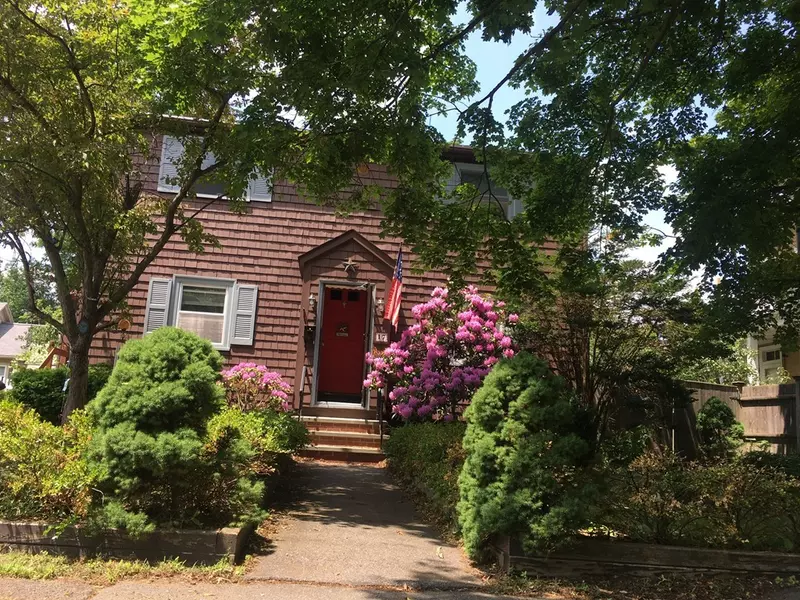 17 Dearborn St, Salem, MA 01970