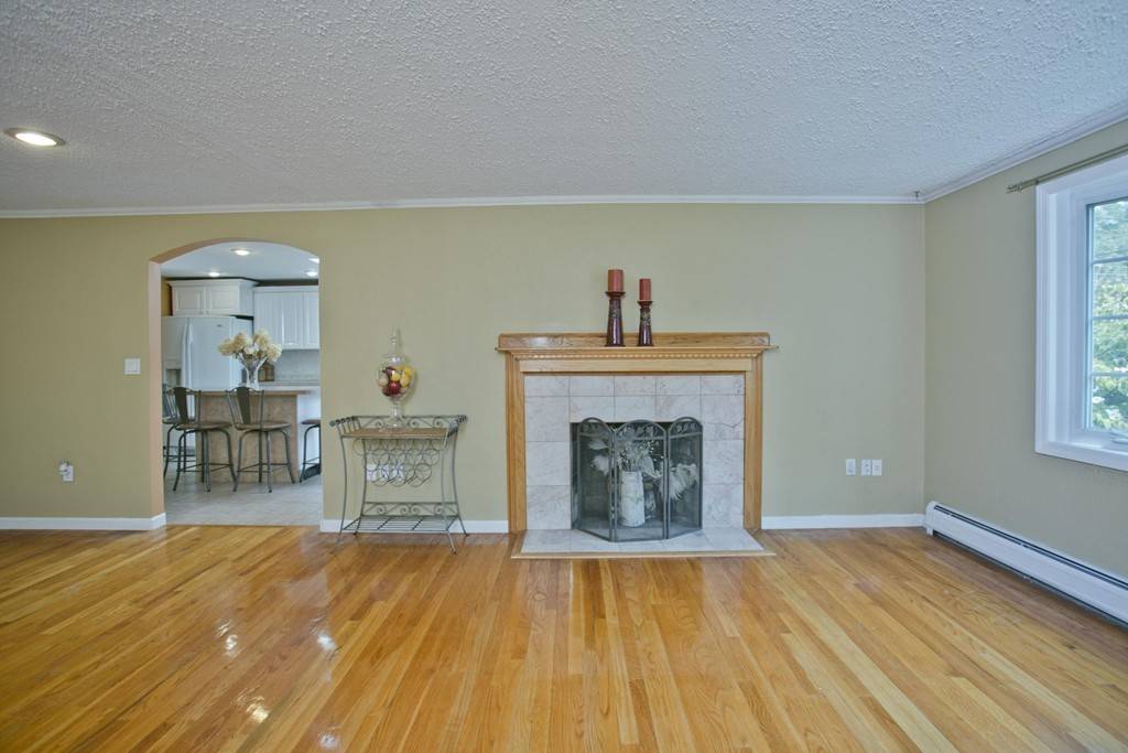 Westfield, MA 01085,74 Knollwood Dr