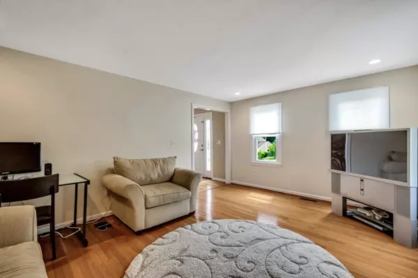 Shrewsbury, MA 01545,6 Ashmont St