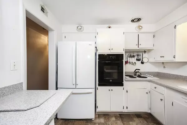 Burlington, MA 01803,2 Rocky Hill Rd