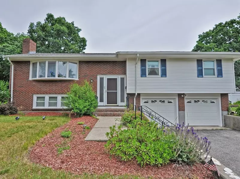 22 Deerfield Rd, Norwood, MA 02062