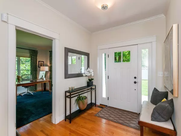 Needham, MA 02494,32 Putnam St #32