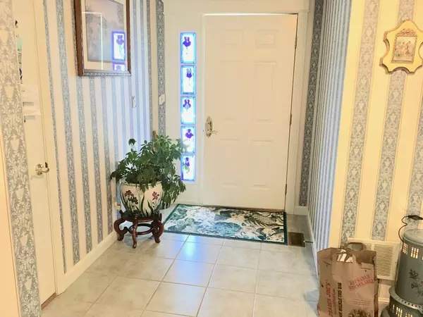 Southborough, MA 01772,17 Wildwood Drive #17