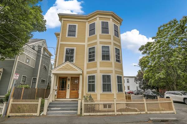 44 Skehan St #1, Somerville, MA 02143