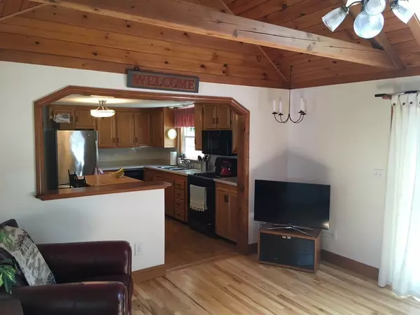 Norton, MA 02766,61 Newcomb St