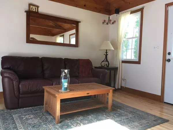 Norton, MA 02766,61 Newcomb St
