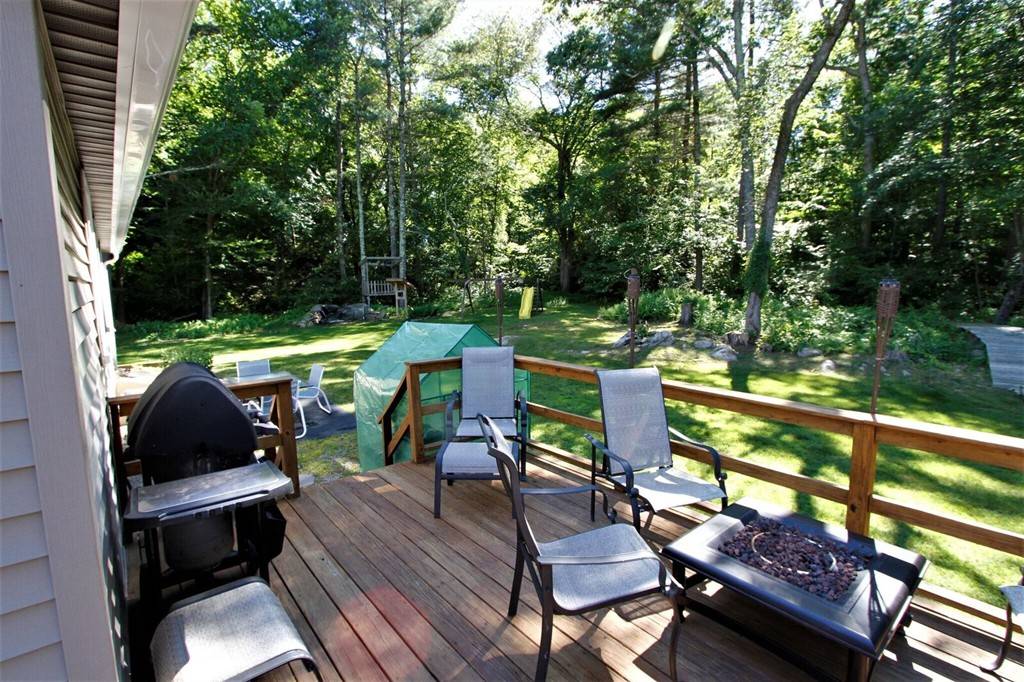 Douglas, MA 01516,7 Glen St