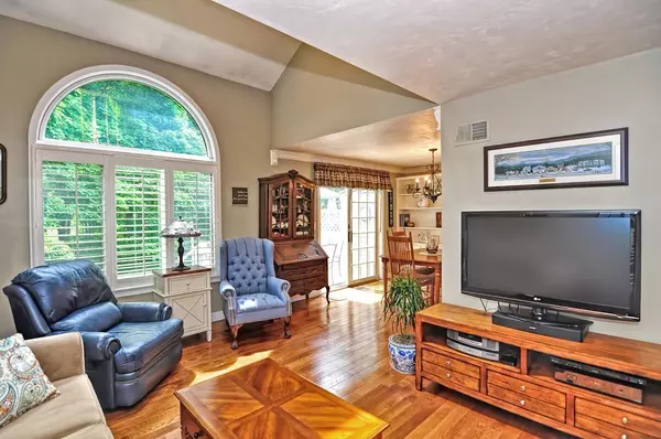 North Attleboro, MA 02760,2 Poppasquash Rd #2