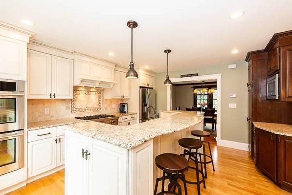 Arlington, MA 02474,3 Robin Hood Road