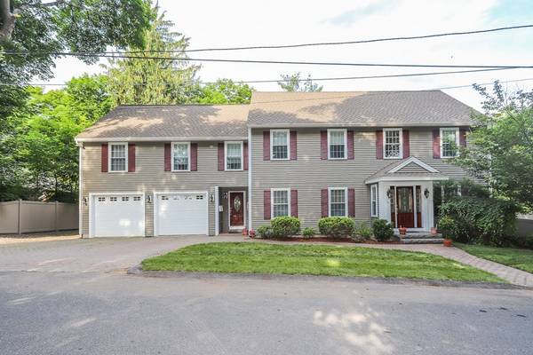 31 Court St, North Andover, MA 01845