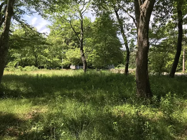 Little Compton, RI 02837,34 E Main Rd