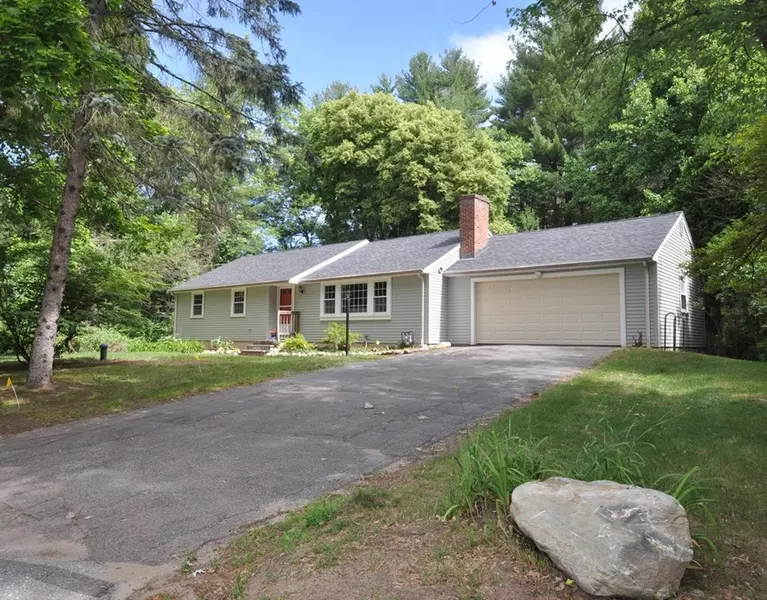 19 Craigie Cir, Carlisle, MA 01741