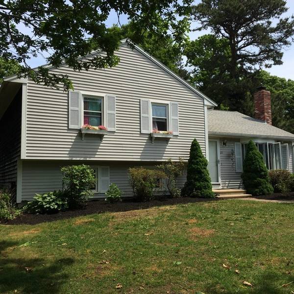 27 Tara Terrace, Bourne, MA 02532