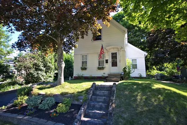 104 South St, Plymouth, MA 02360