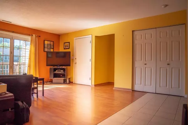 Lowell, MA 01850,371 Aiken Ave #6