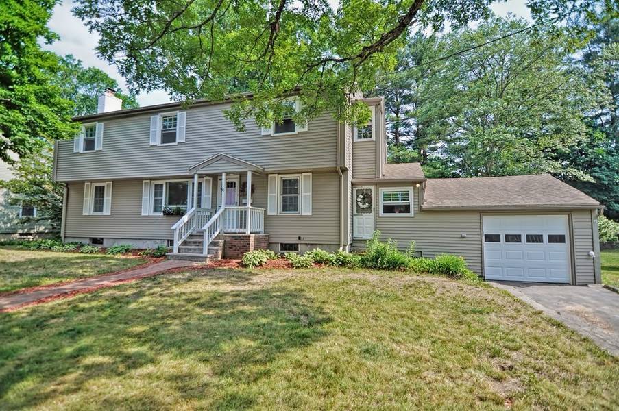 10 Munro Cir, Tewksbury, MA 01876