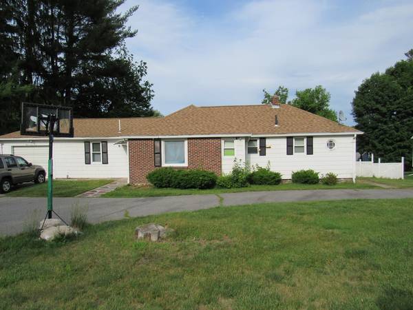 3 Manor Rd, Auburn, MA 01501