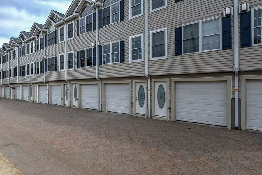 47 Alder St #5, Waltham, MA 02453