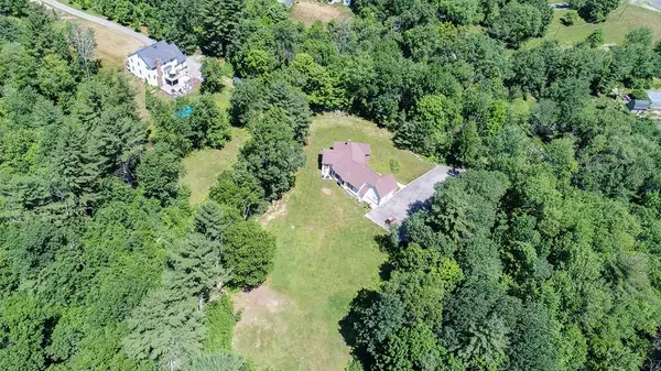 Dunstable, MA 01827,35 Valley St