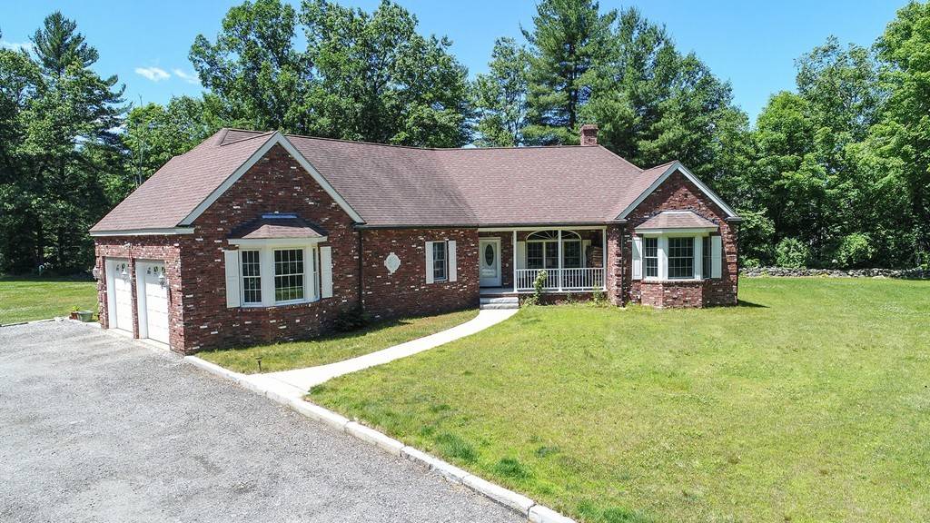 Dunstable, MA 01827,35 Valley St