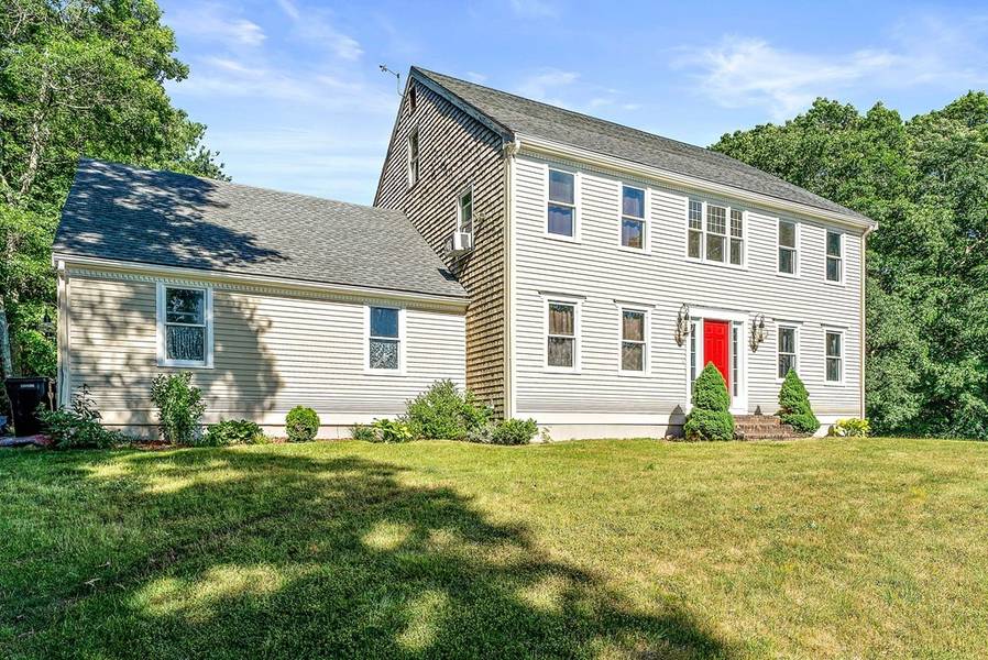 50 Meeting Square Dr, Bridgewater, MA 02324