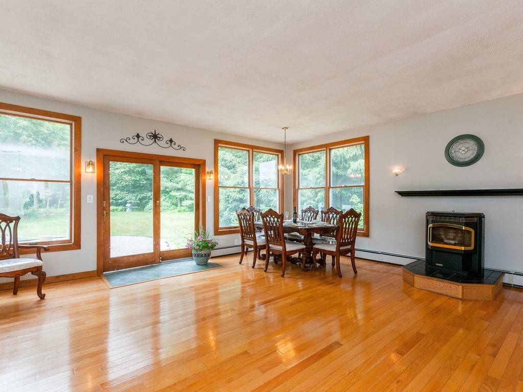 Mansfield, MA 02048,7 Otis St