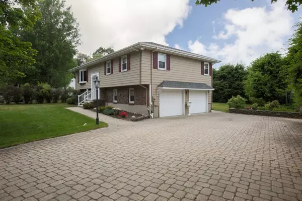 Melrose, MA 02176,31 Rivers Ln