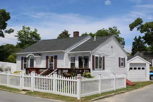 25 Circuit Ave, Wareham, MA 02571