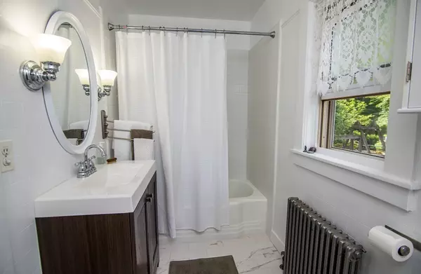 Plymouth, MA 02360,44 Davis St