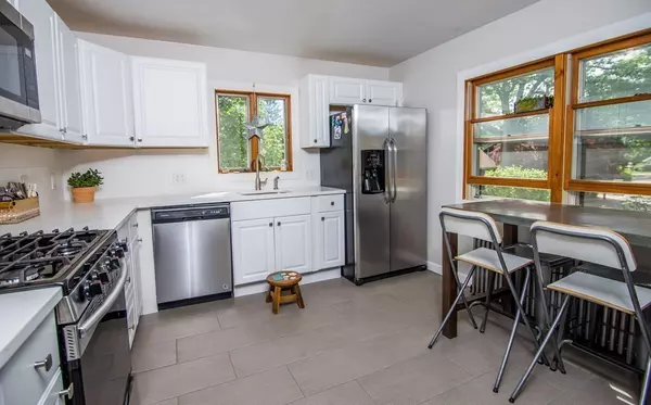 Plymouth, MA 02360,44 Davis St