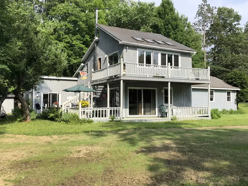 58 Island Rd, Lunenburg, MA 01462