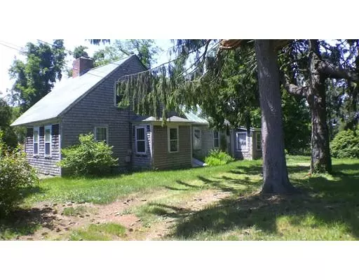 98 Great Neck Rd, Wareham, MA 02571