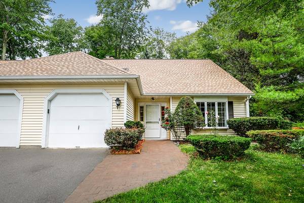 24 Homeward Ln #24, Natick, MA 01760