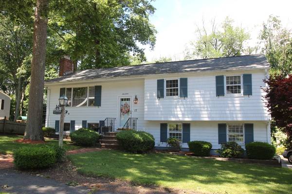 17 Reynolds Road, Wakefield, MA 01880