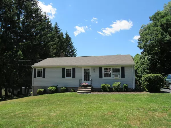 Westfield, MA 01085,41 Pinewood Ln