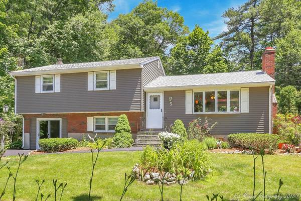 5 Lisa Ln, North Reading, MA 01864