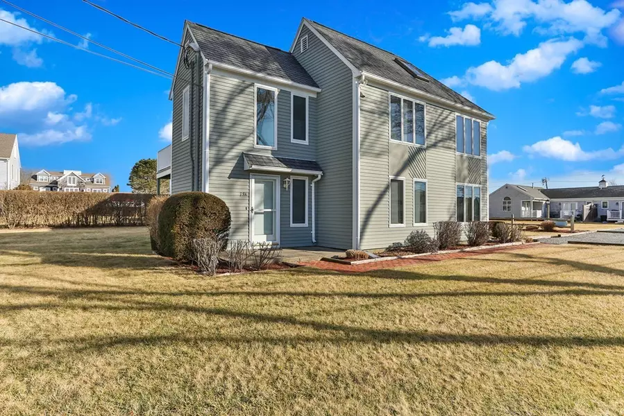 19 Boyer Rd #A, Falmouth, MA 02540