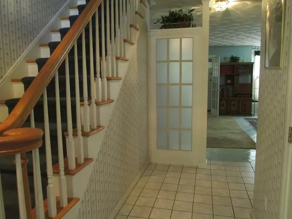 Swansea, MA 02777,75 Bryants Way