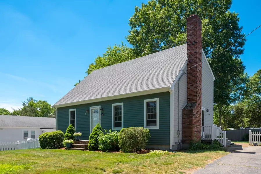 77 Putnam St, Marshfield, MA 02050