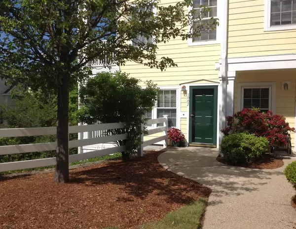 1002 Gazebo Circle #1002, Reading, MA 01867