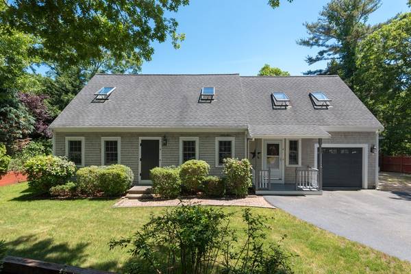 4 Winchester Ave, Bourne, MA 02532