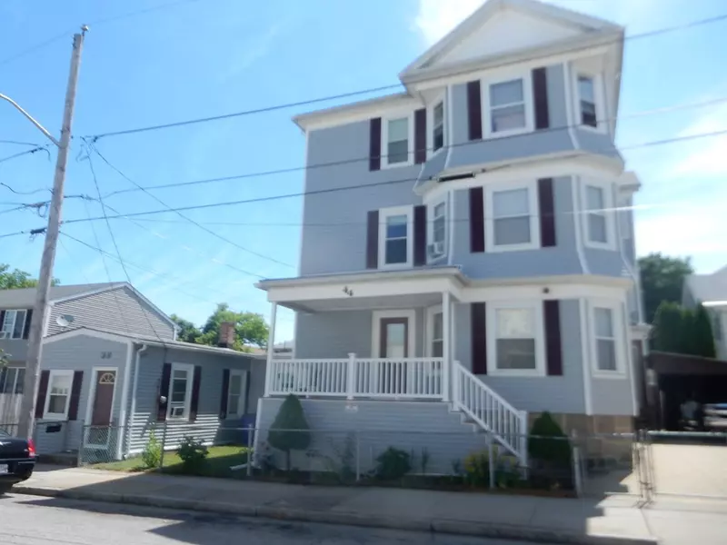 44 Crawford St, Fall River, MA 02724