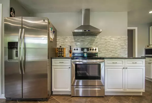 Brookfield, MA 01506,35 Quaboag St