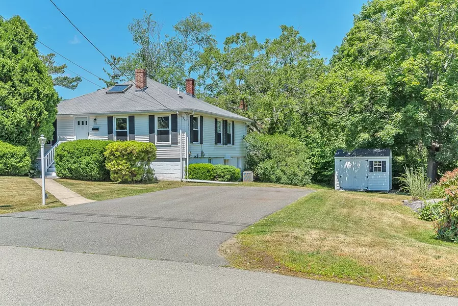 32 Bayview Road, Marblehead, MA 01945