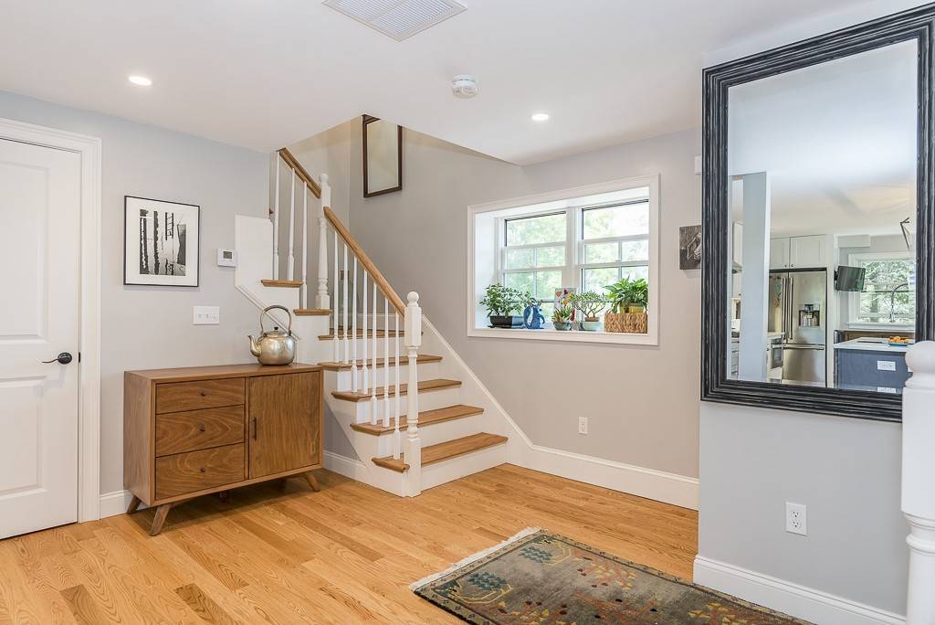 Gloucester, MA 01930,3 Cabot Ln